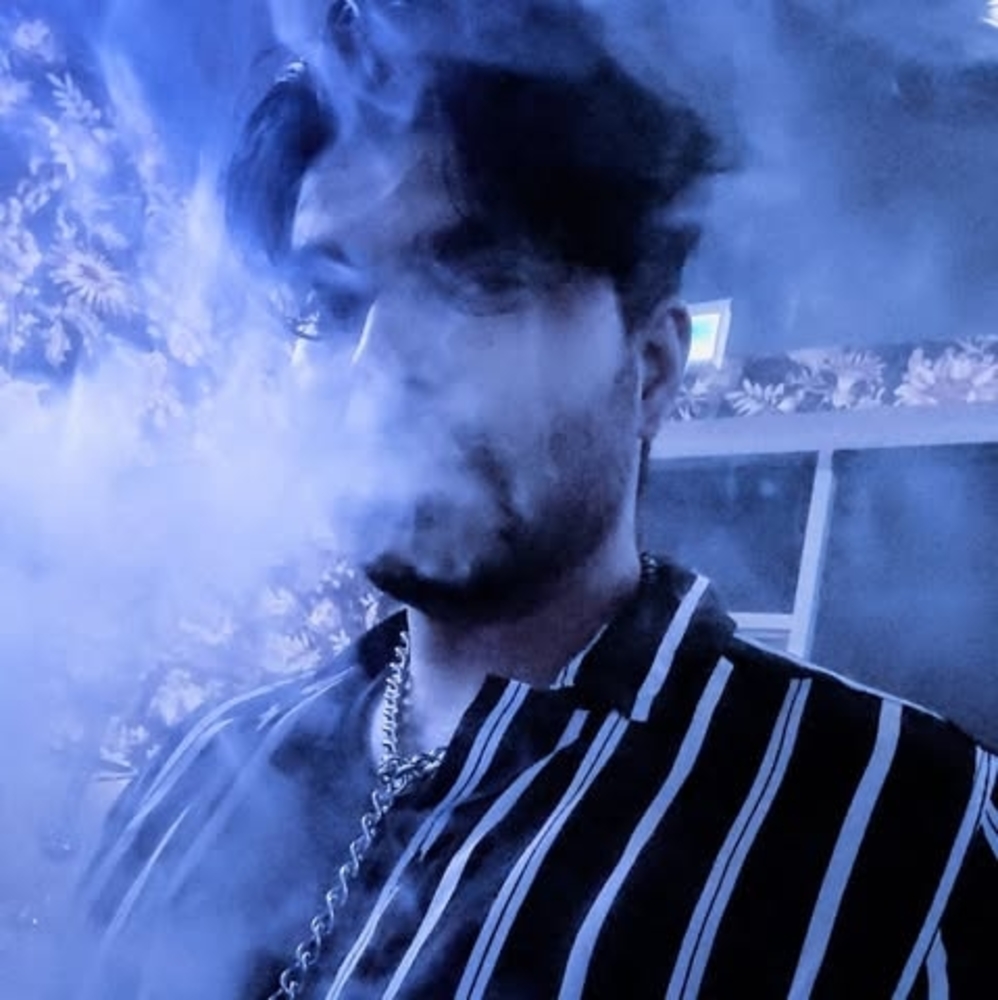 Meet your Posher, Elliott